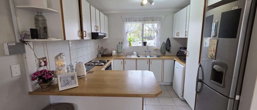 To Let 2 Bedroom Property for Rent in Brackenfell South Western Cape